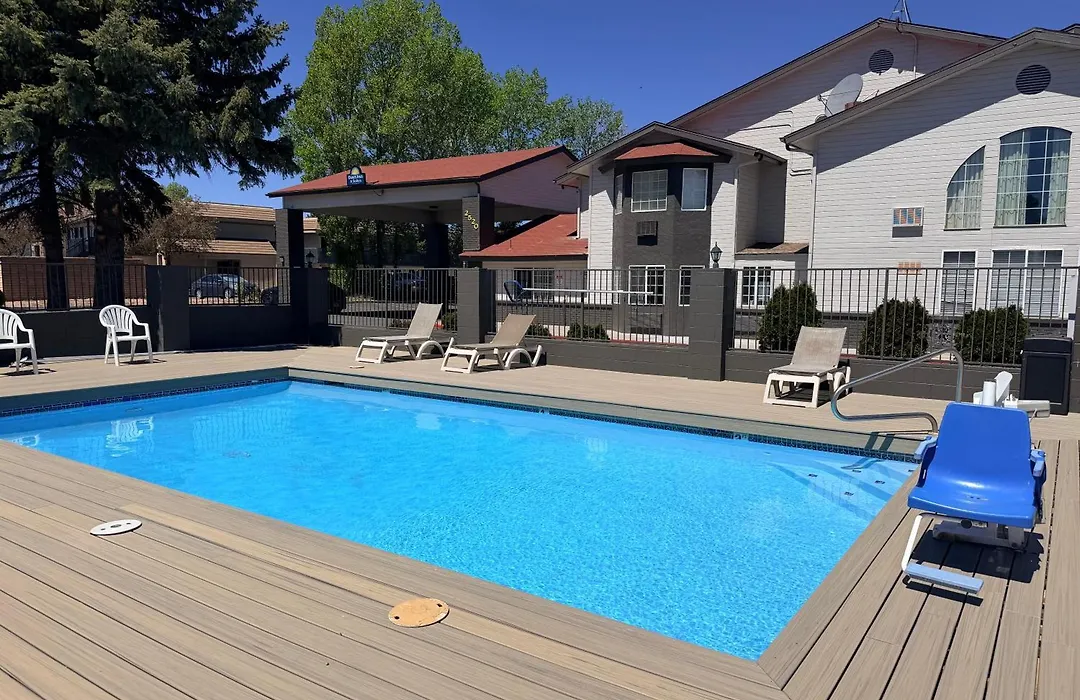 Days Inn & Suites By Wyndham Flagstaff I-40-1